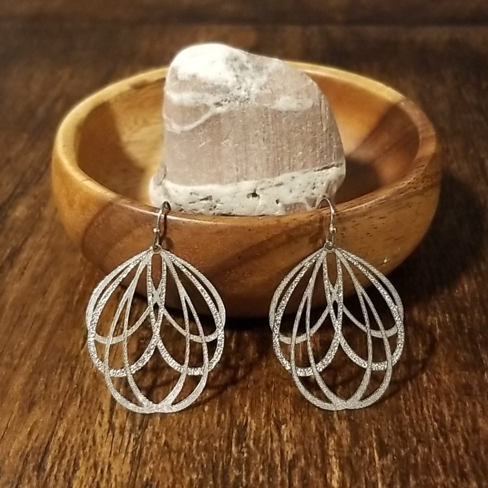 💙 Silver dangle earrings
